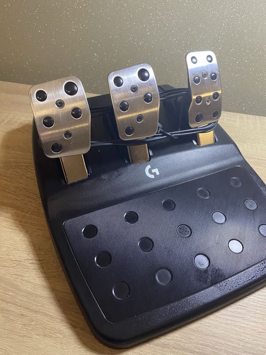 Volan gaming logitech g923 si schimbator de viteze