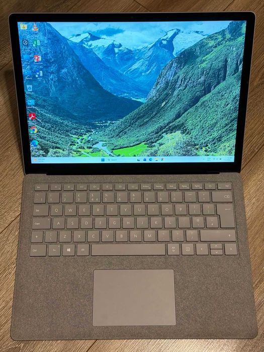 Microsoft Surface Laptop 2 i5-8250U/8RAM/128SSD