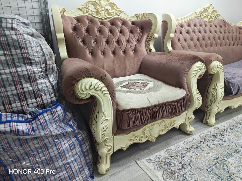 Диван и кресло богатая мебель