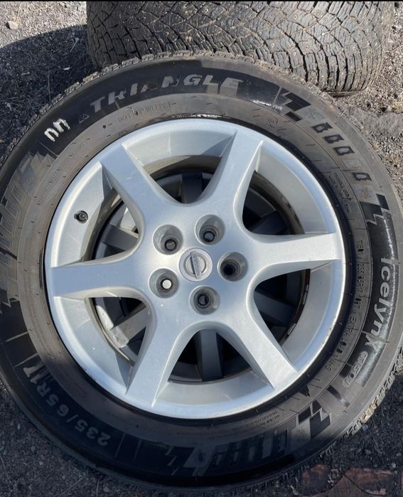 Колёса 235/65/R17 (резина + диски)
Карагандинская
