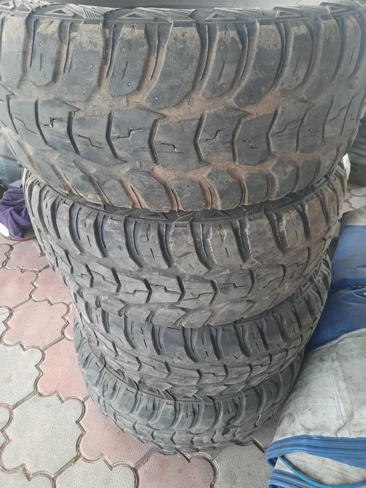 Грязевая резина 35ая  r17
