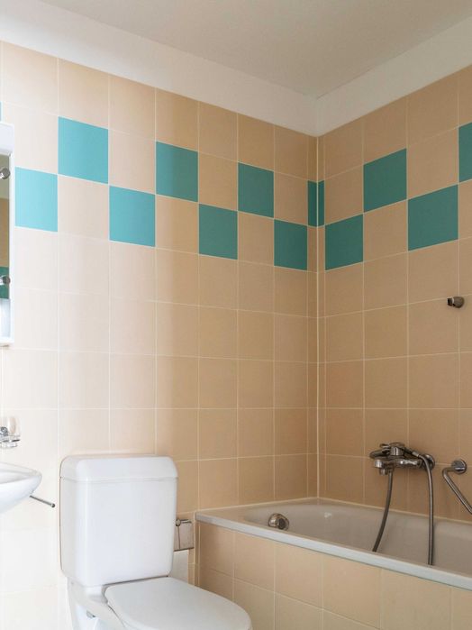 Meseriaș finisaje interioare, zugrav, parchetar, faianțar, renovări.