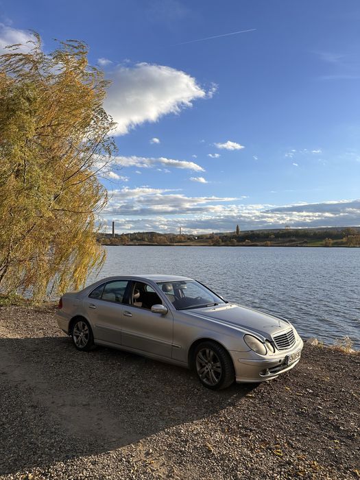 Mercedes-Benz E-Class W211 E220