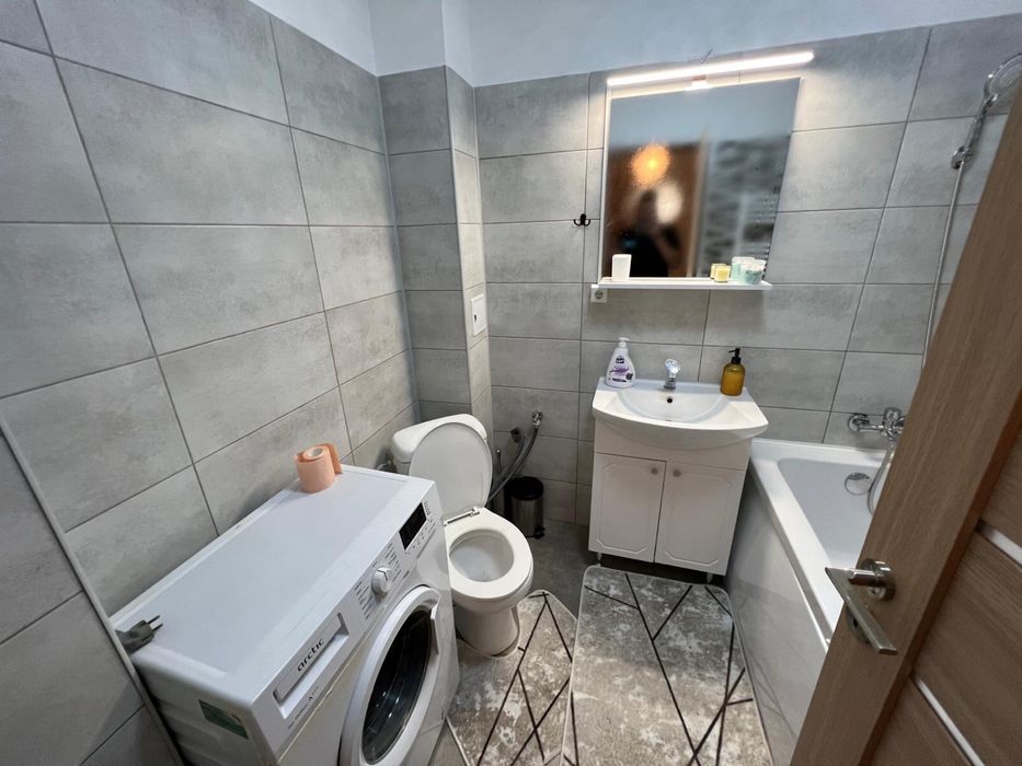 Inchiriez apartament cu 2 camere