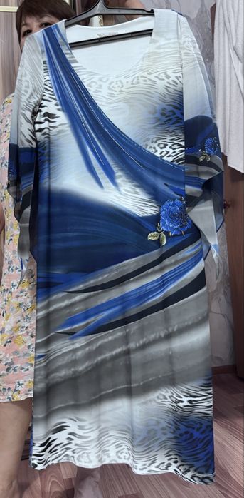 Продам платья вечерние 48-50 рр