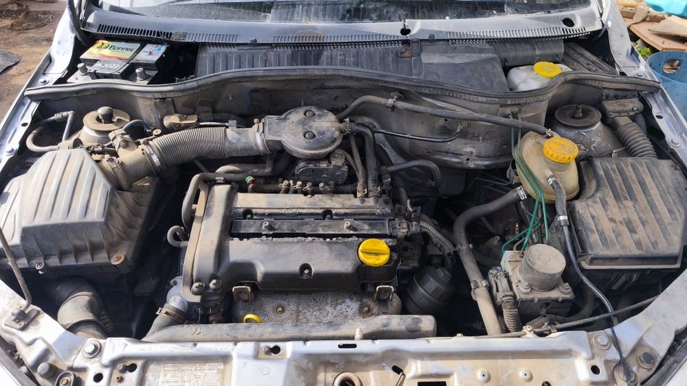 Opel Corsa C на части