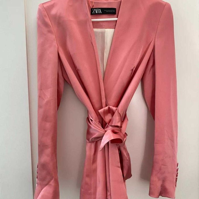 Zara sacou roz cordon pe talie