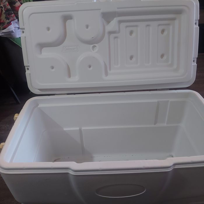 Хладилна кутия Coleman 70 quart Xtreme Marine White