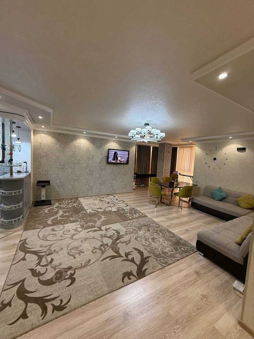 ПРОДАЕТСЯ 3/5/16 90м2 на: Улица Заводская.