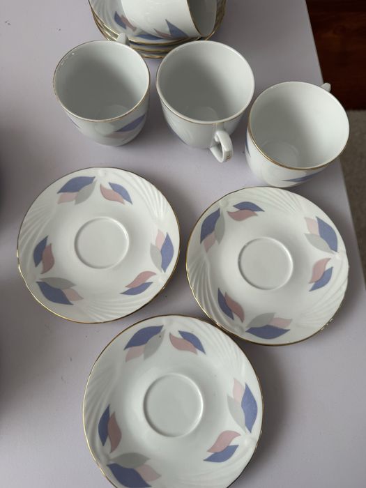 Set 12 piese cafea :sase cesti si sase farfurii