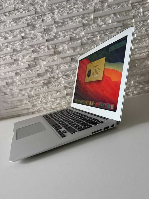 Laptop Apple MacBook air 13 inch-Intel Core i5 ultra slim ,impecabil