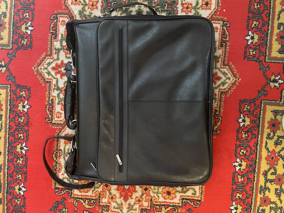 Продам сумку для костюмов GUCCI