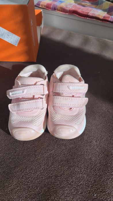 Маратонки Biomechanics