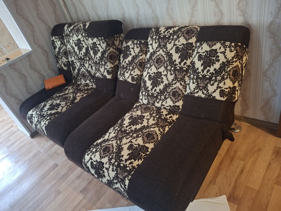 Диван бесплатно отдам