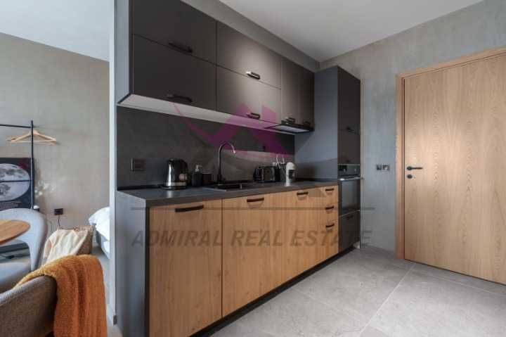 Дава се под наем Едностаен апартамент в к.к. Св.Св. Константин и Елена - 60 кв.м за 650 € - Снимка #2