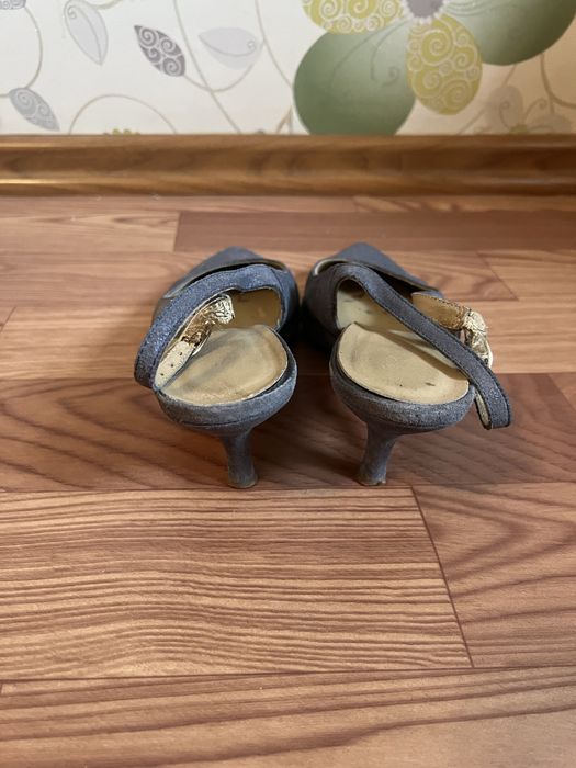 Голубые босоножки от Respect