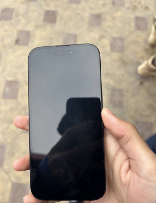 Apple iPhone 15 / 128 GB / Black