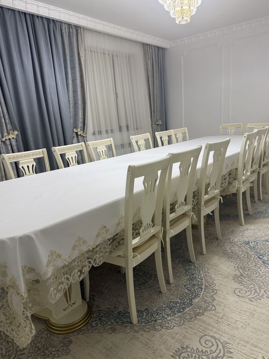 Продается стол стульями для гостиной