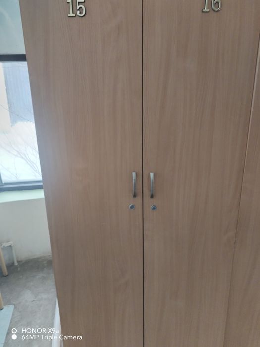 Продам шкафы для одежды.