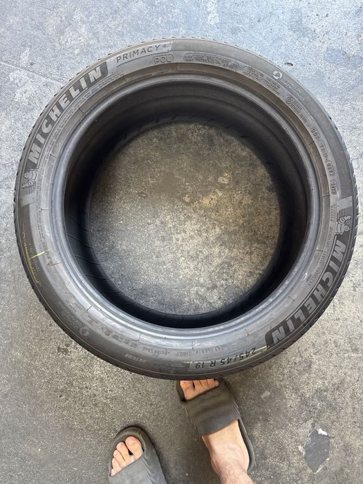 245/45/19 Michelin