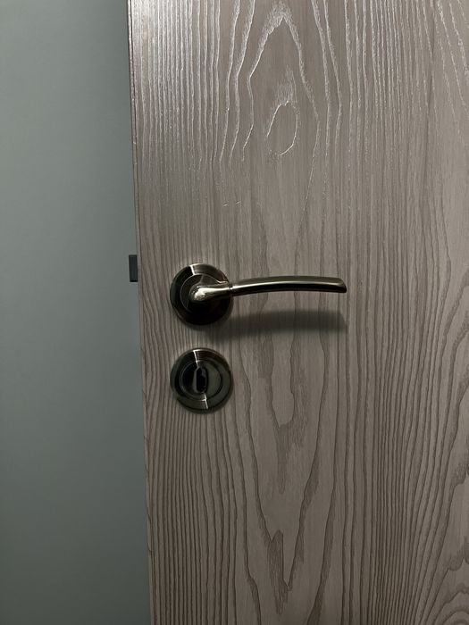 Дървена интериорна врата