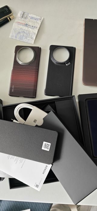 Vând Honor Magic V5