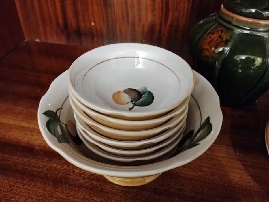 Разные посуды из серванта