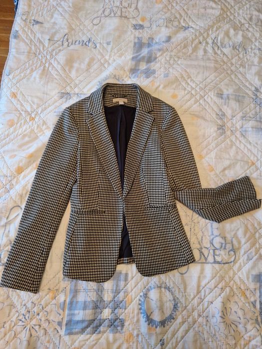 Елегантно сако на H&M