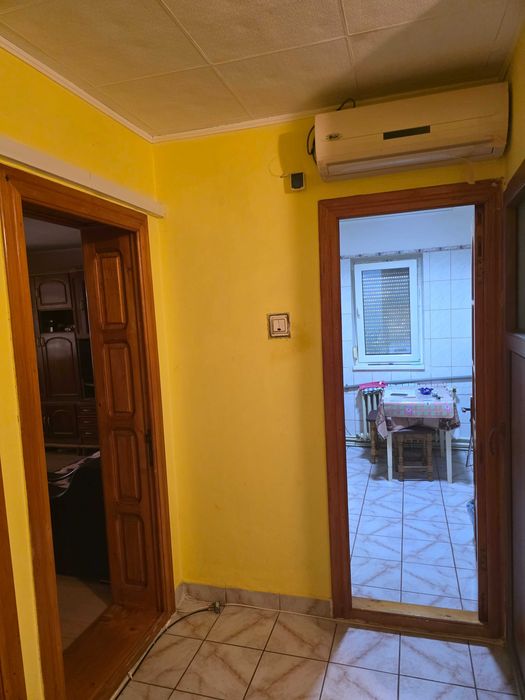 Vand apartament  2 camere , parter
