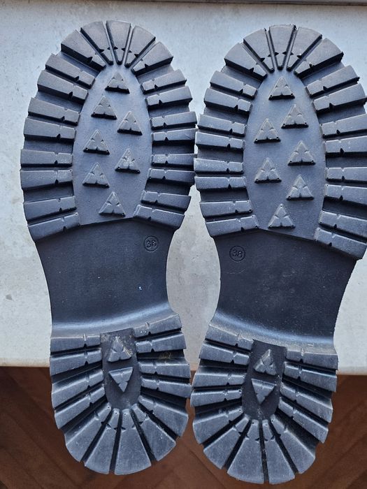 Обувки производител Пещера