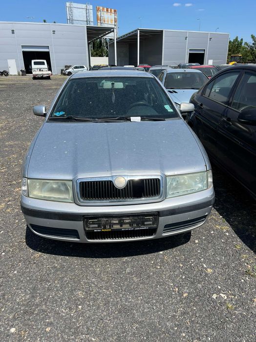Dezmembrez Skoda Octavia 1 tour 2008 gri argintiu 1,6 benzina cod BFQ