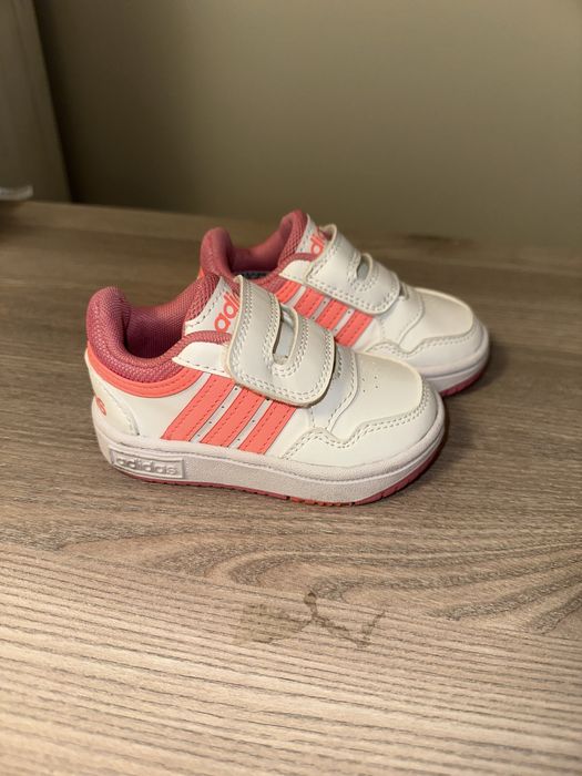 Оригинални детски кожени обувки Adidas