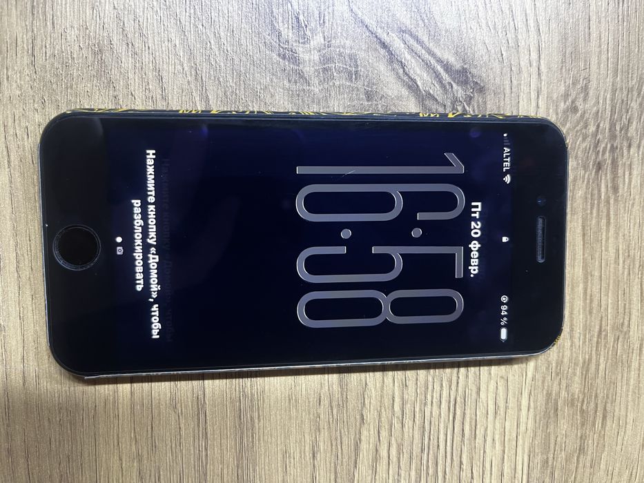 Срочно продам iPhone SE 2