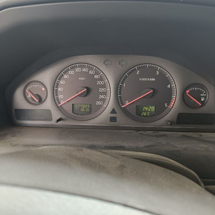 Продава се Volvo S60