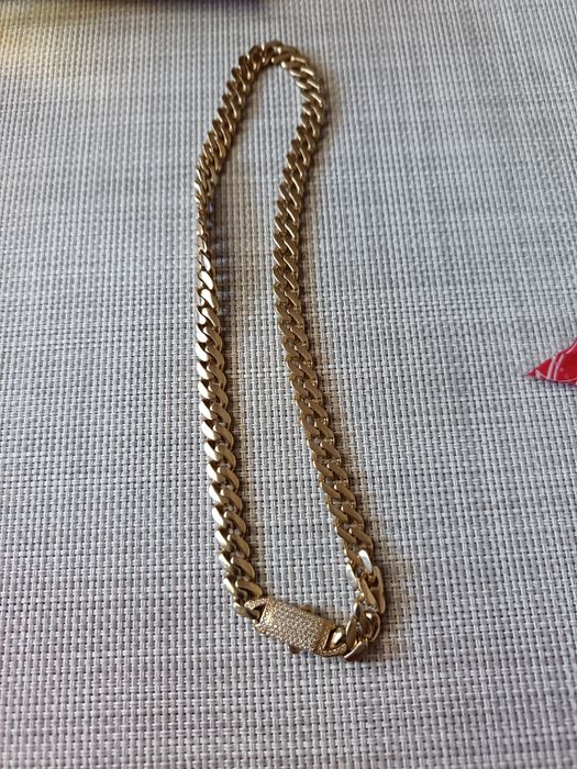 Vând lănțișor din aur de 14 k
