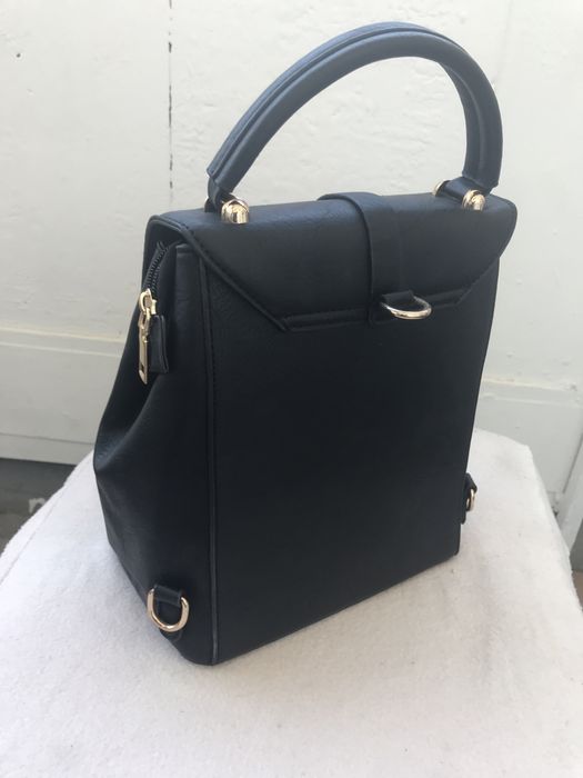 Спортно елегантна чанта