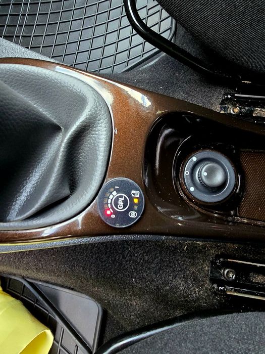 Dacia duster an 2013 1.6  16 valve benzina si GPL de fabrică  acte de italia preț 3300 euro