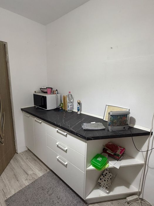 Vând apartament cu 3 camere