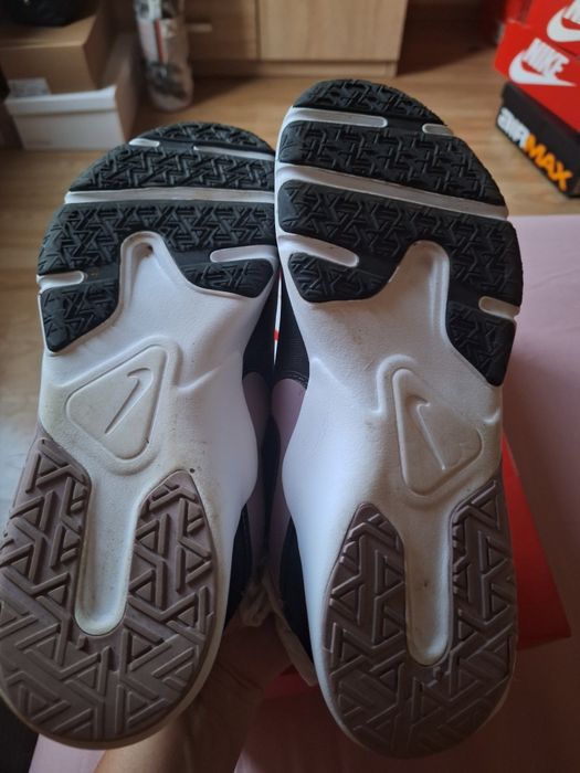 Дамски маратонки Nike Legend Essential 2 Premium.
