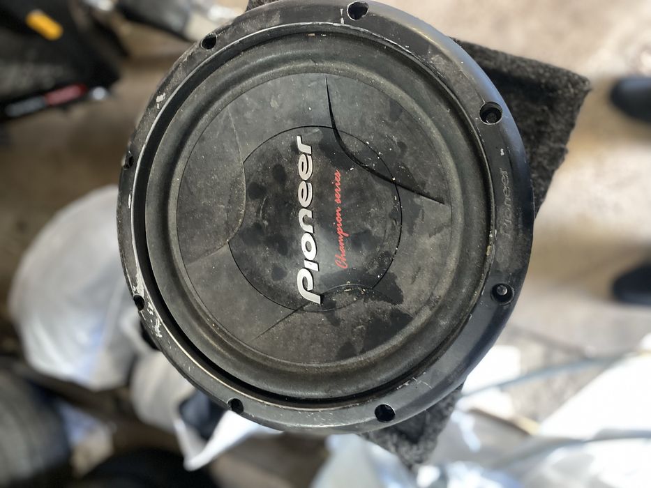 Продам короб с усилителем и блин