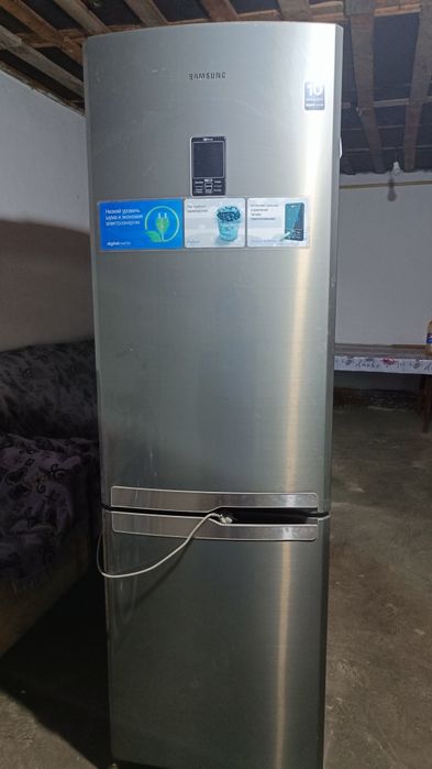 Холодильник SAMSUNG