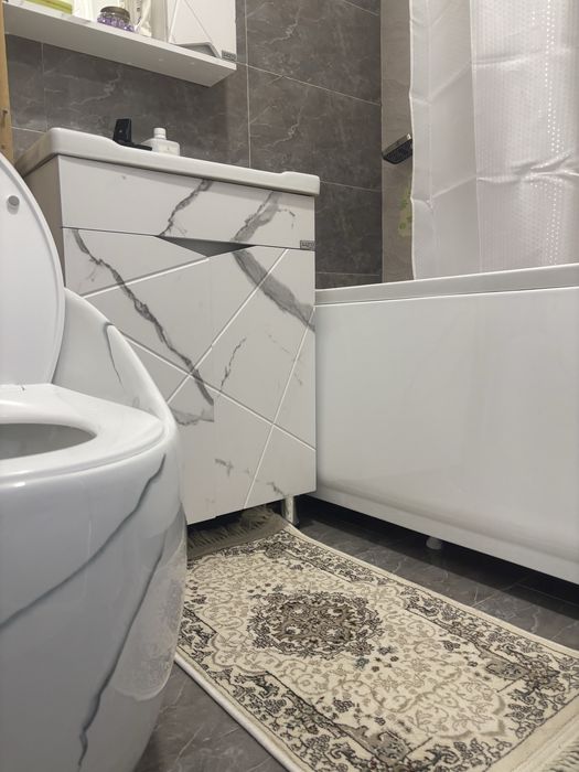 Үй сатылады.