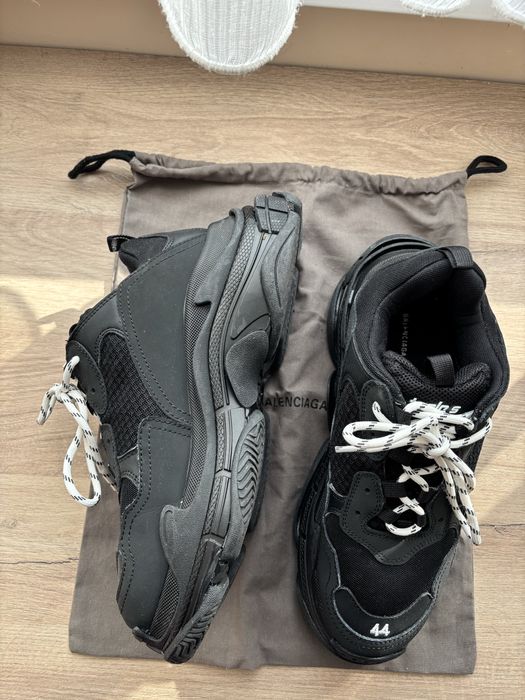 Balenciaga Triple S black