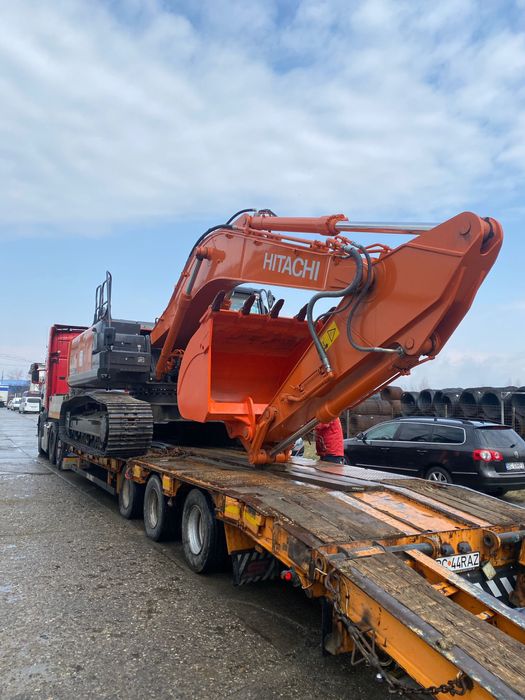 EXCAVATOR de închiriat , echipat cu , cupa 1,8m3 si picon 2 tone