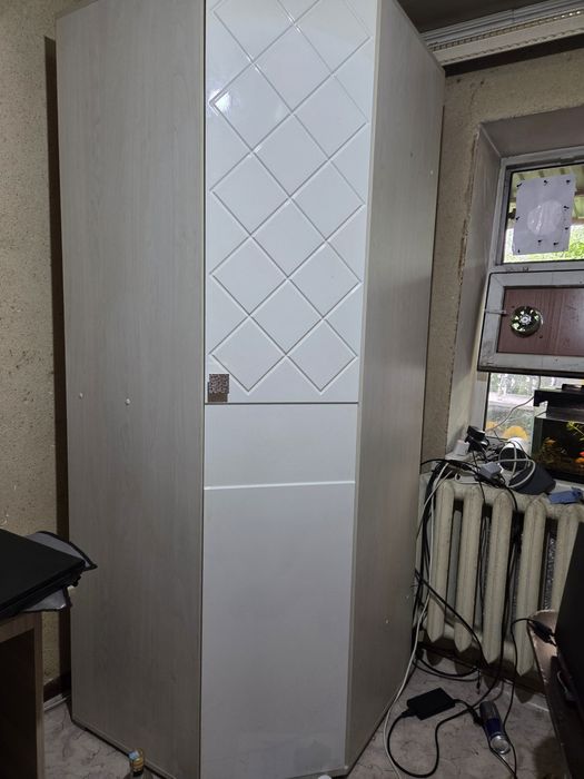Шкаф угловой белый