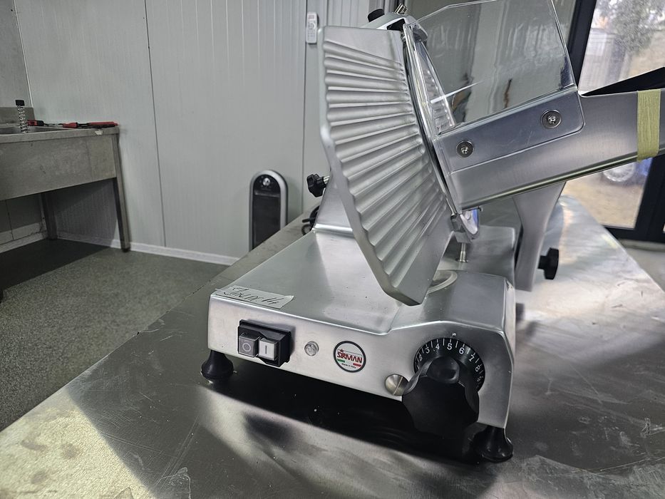 Feliator  profesional mezeluri