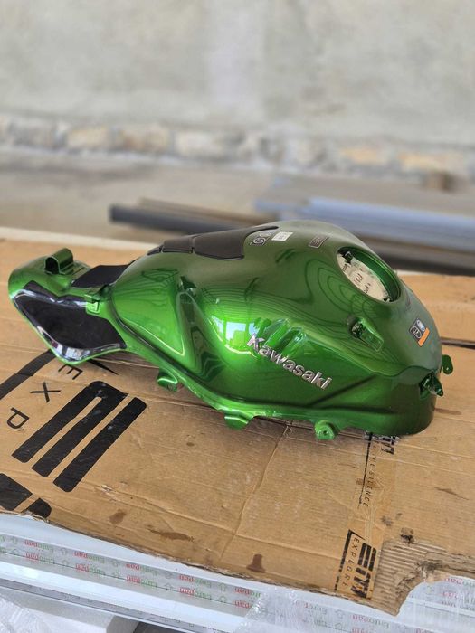 Резервоар за Kawasaki Z1000, Z900, Z650, MT-09, MV Agusta джанта ZX125