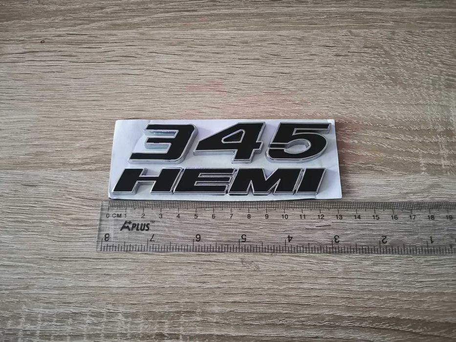 345 HEMI черна емблема