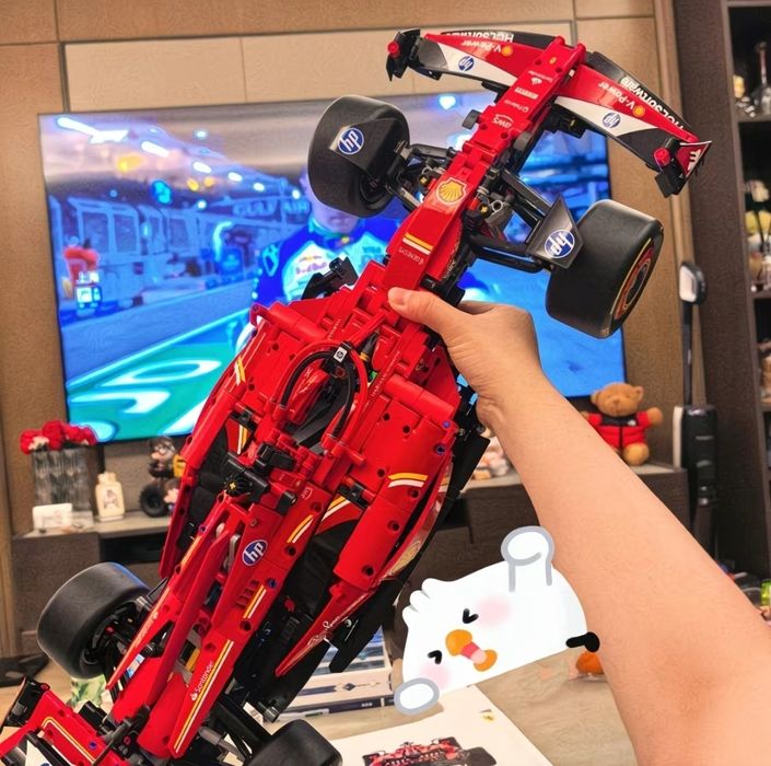 Конструктор лего болид Формулы 1 Ferrari SF-24