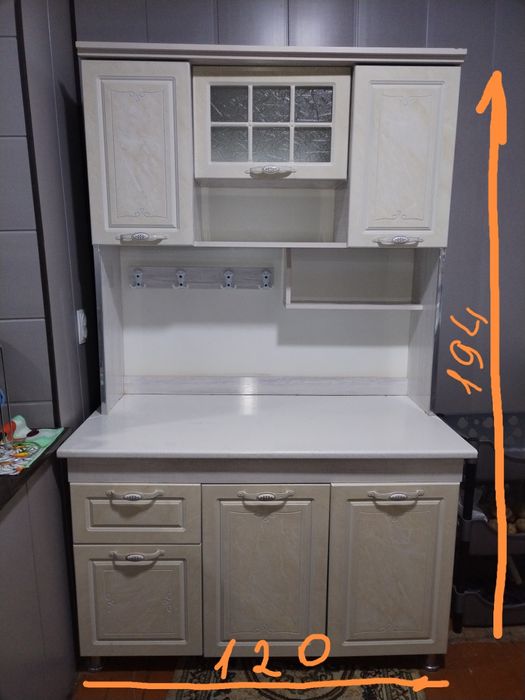 Кухонный буфет сотилади янги